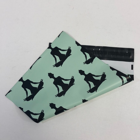 25- 10" x 13" Yoga Print Polymailers - Picture 3 of 3